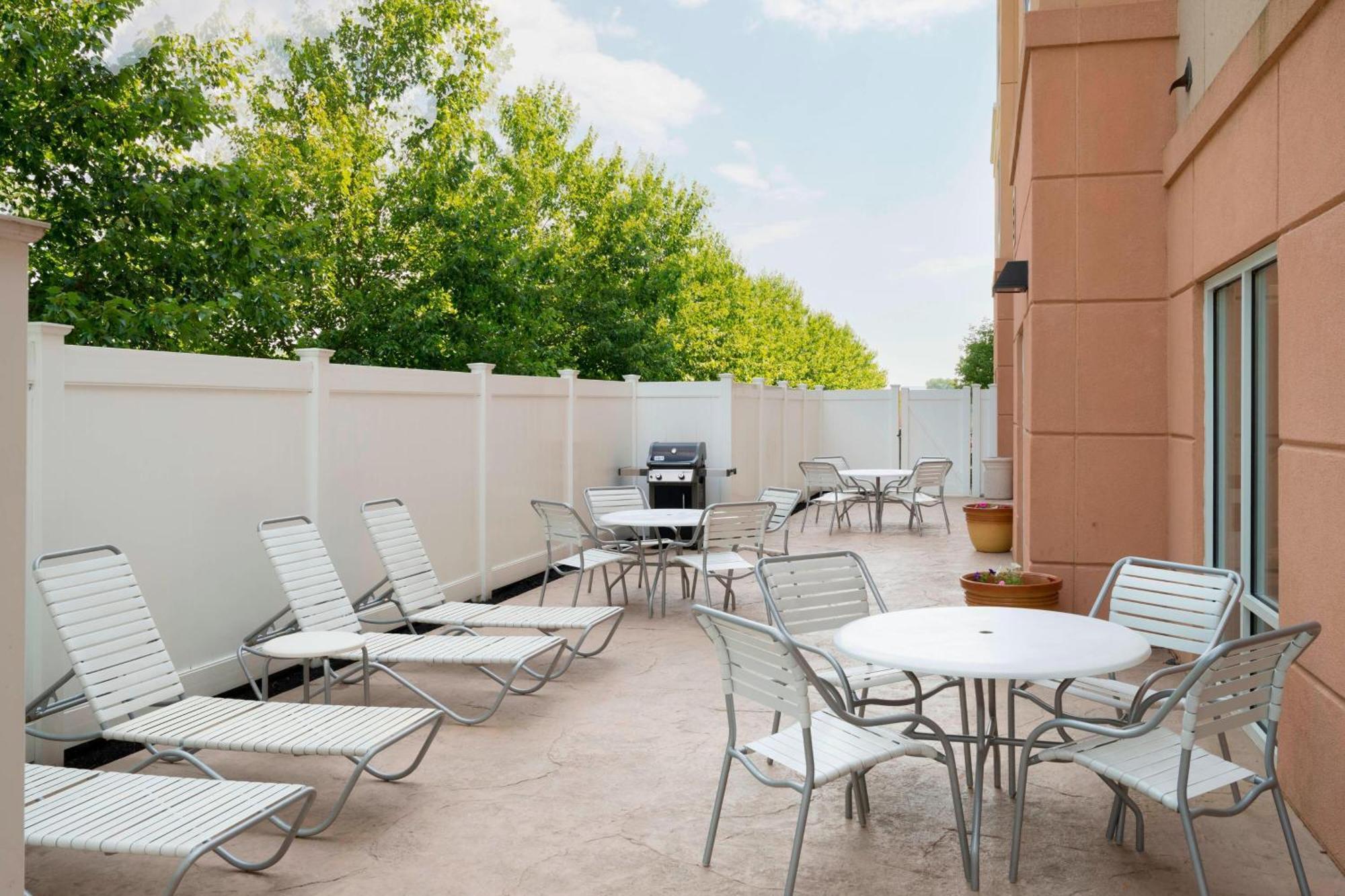 Fairfield Inn & Suites Huntingdon Raystown Lake Exterior photo